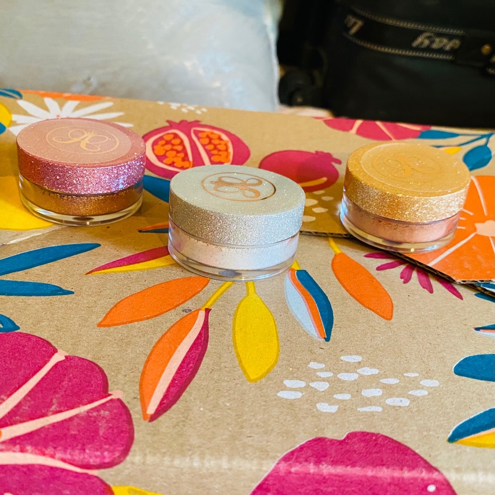 Anastasia Loose Highlighter